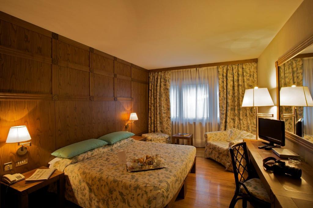 Double Room,110206863:JPEG
